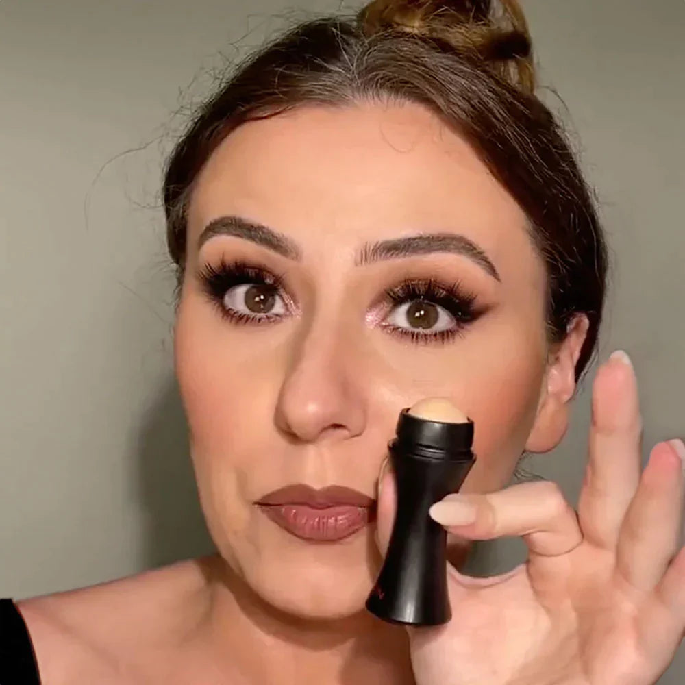 Glameva™  - Oil Absorbing Volcanic Roller